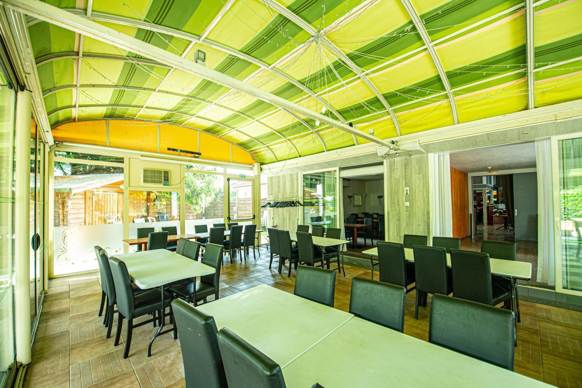Logis Hotel - Le Relais Du Parisis Villeparisis Exterior photo